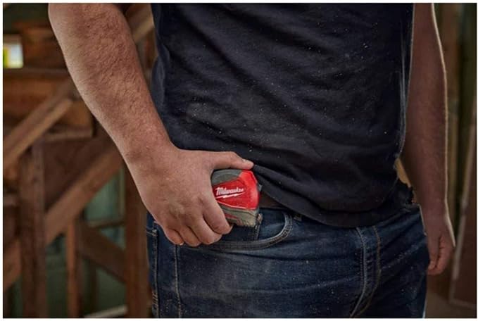 Milwaukee 4932459596 8m/26ft Pro Compact Tape Measure, Red