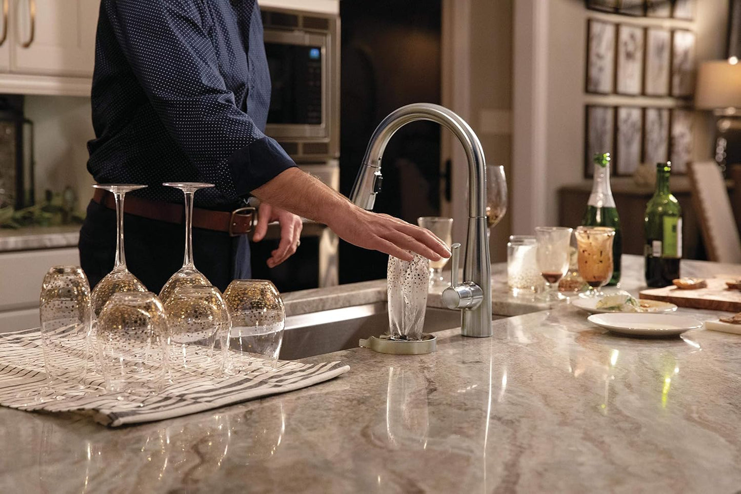 Delta GR150-SP Glass Rinser for Kitchen Sinks – SpotShield Stainless, High-Pressure Countertop Rinser